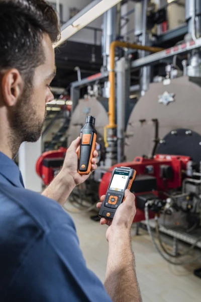 testo-440-0632-1271-CO-probe-with-Bluetooth-V1-en_master.jpg