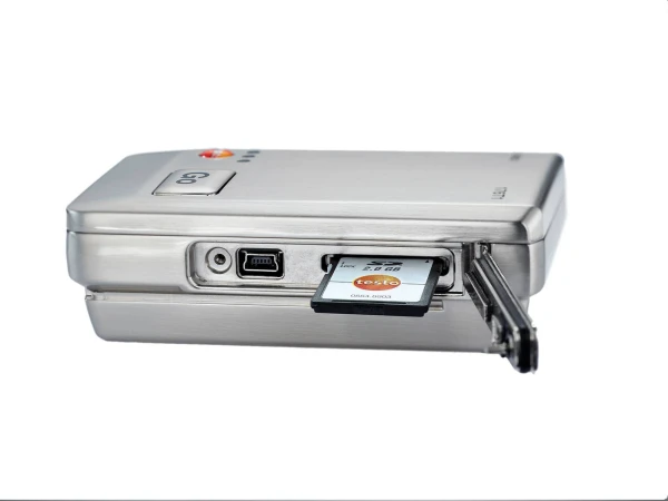 testo-176T1-detail-SD-card-0572-1761-2000x1500_master.jpg